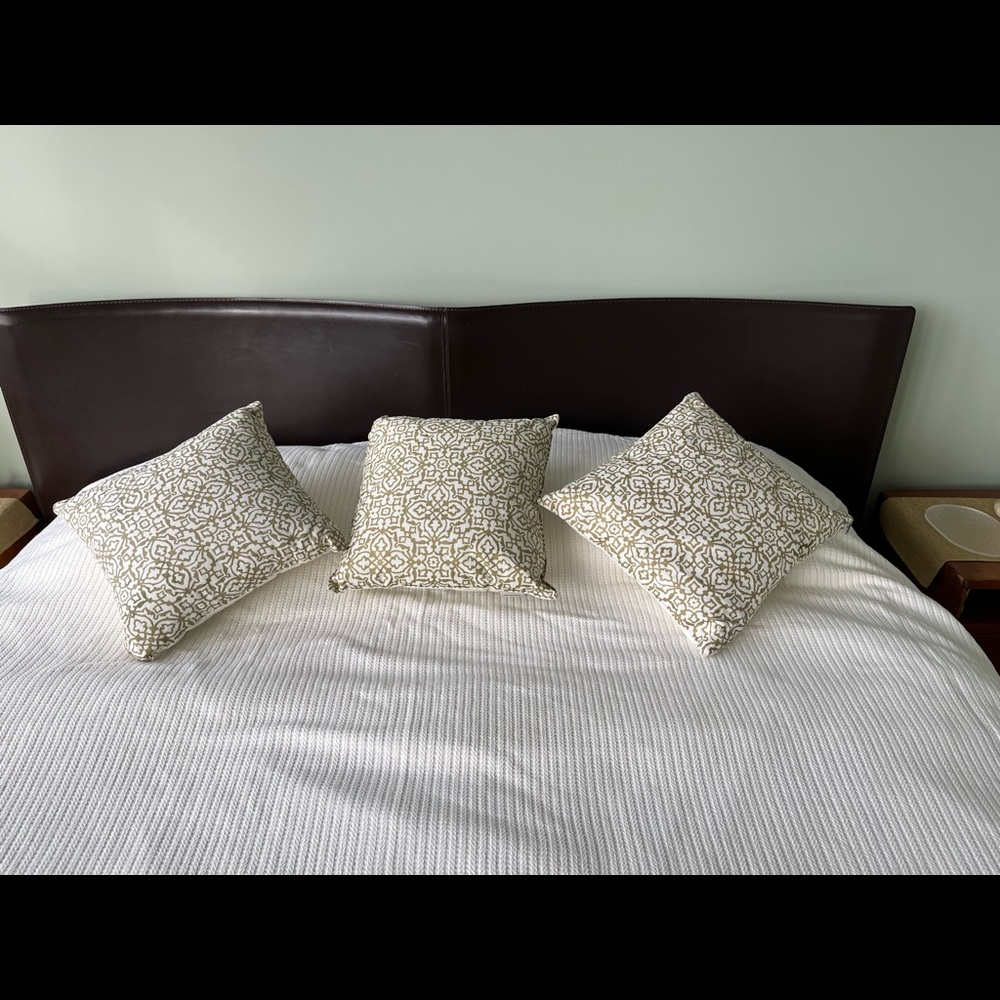 Ivory & Gold Zipper Cushion Covers w polyester fiberfill cushions set of 3 NEW